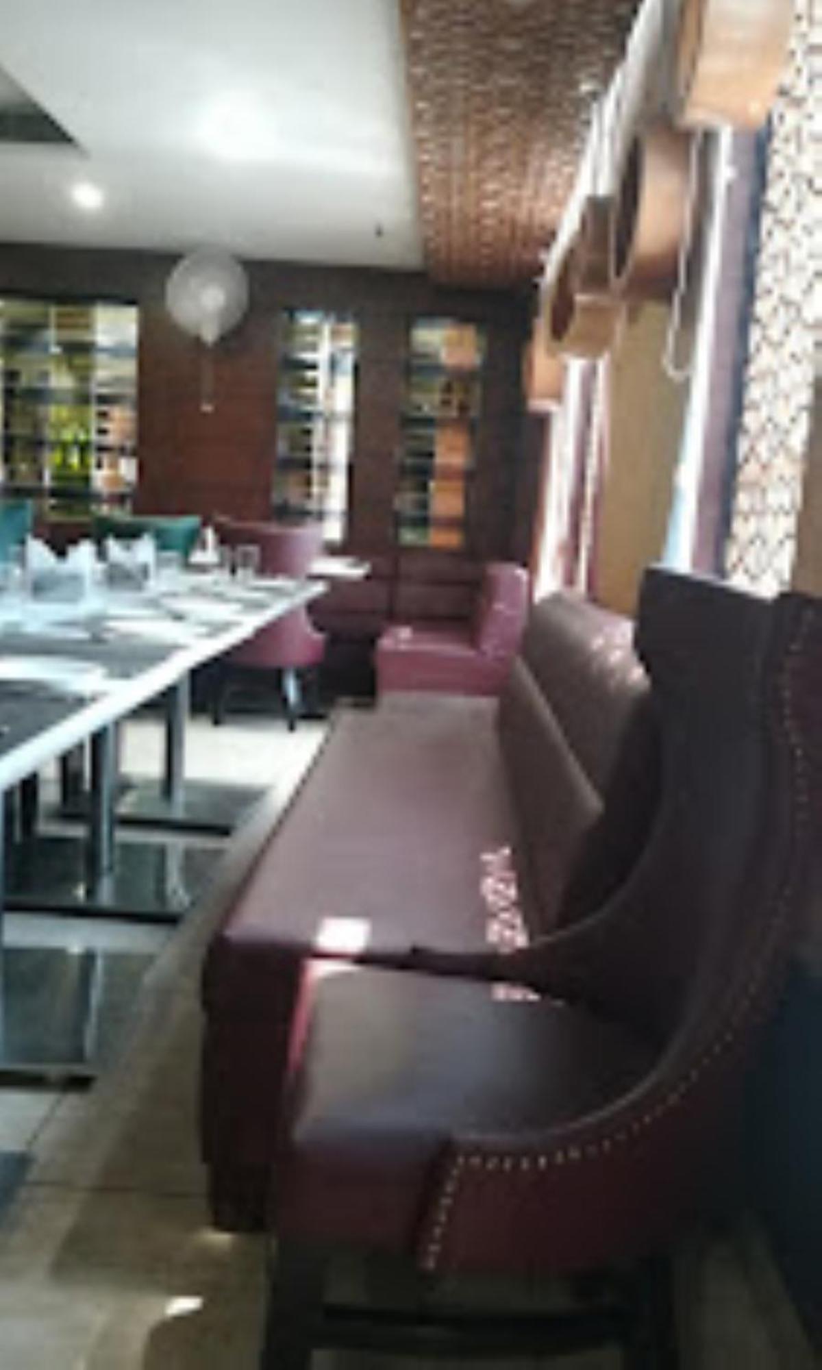Hotel Royal Palace Hapur Exterior foto